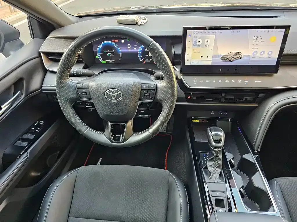 Toyota Camry 2024 из CN, фото 2
