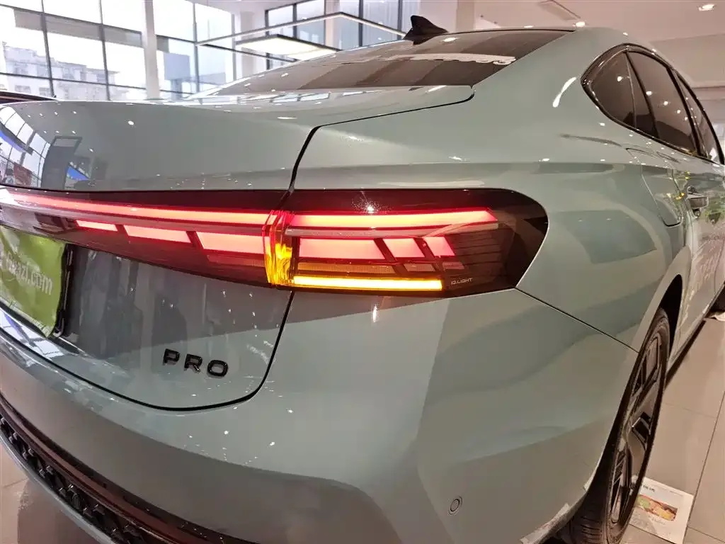 Volkswagen Passat — фото 6