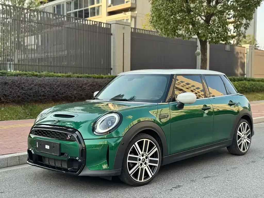 MINI Cooper (3-door) 2024 из CN, фото 1