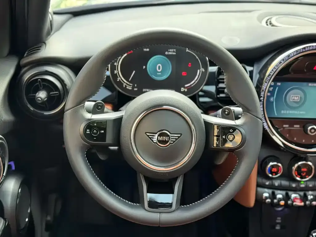 MINI Cooper (3-door) 2024 из CN, фото 4