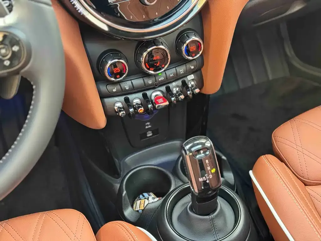 MINI Cooper (3-door) 2024 из CN, фото 9