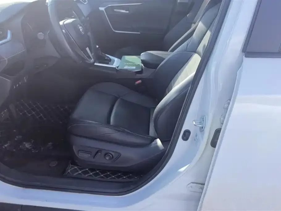 Toyota Wildlander 2022 из CN, фото 9
