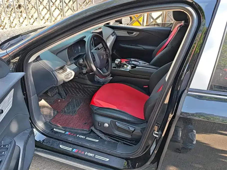 Hongqi E-QM5 2025 из CN, фото 9