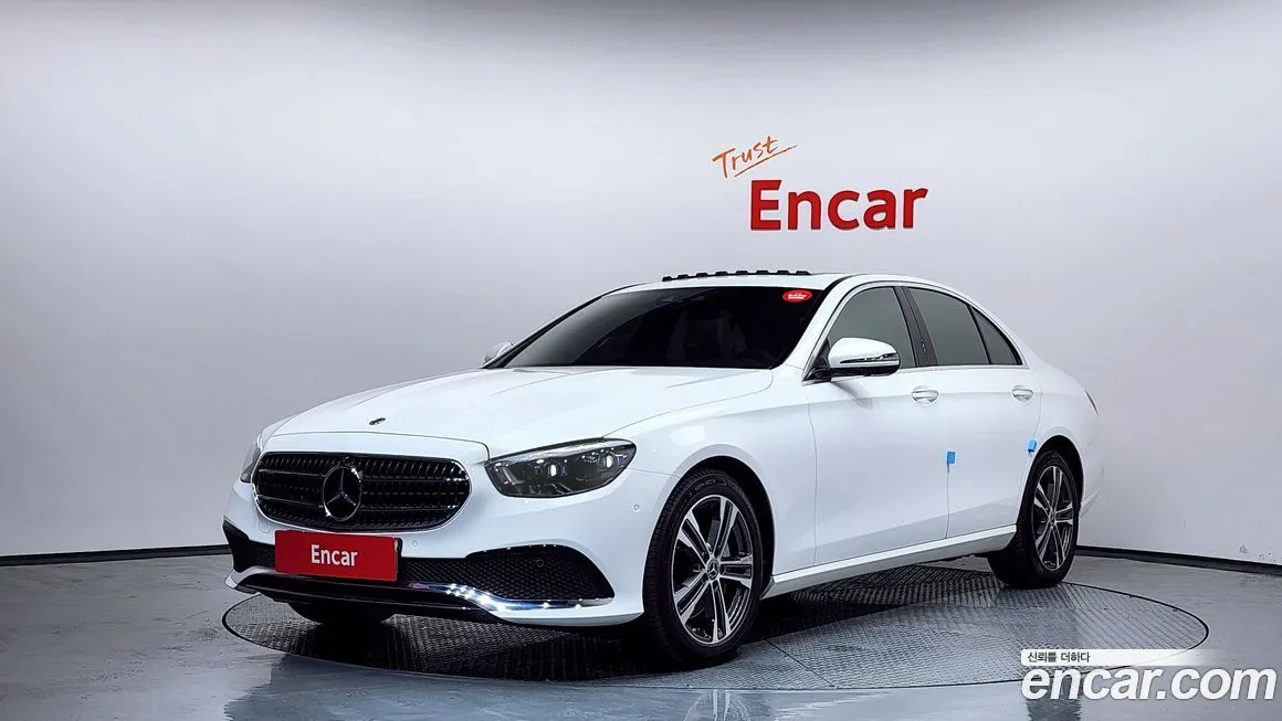 Mercedes-Benz E-Class — фото 1
