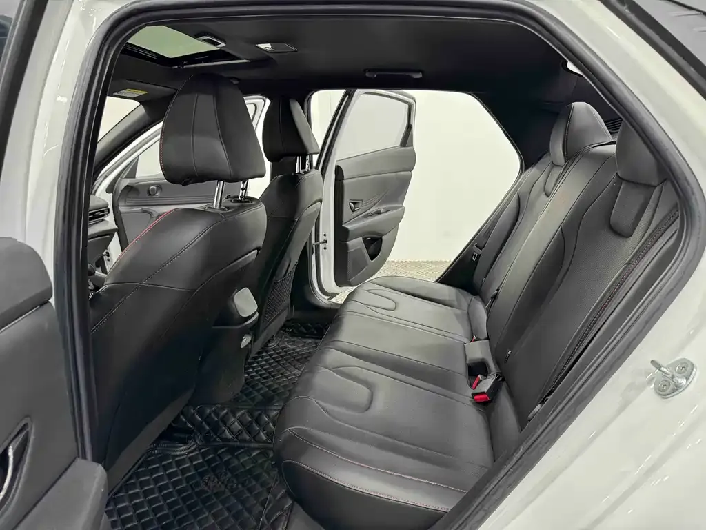 Hyundai Elantra 2022 из CN, фото 3