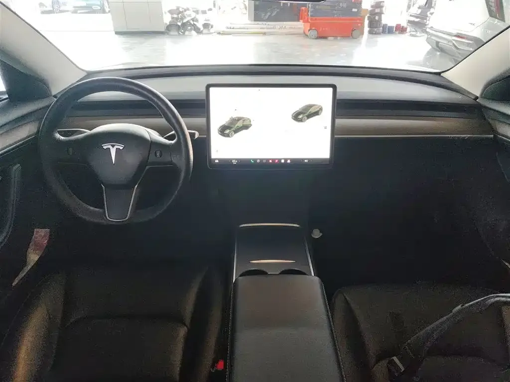 Tesla Model 3 — фото 10