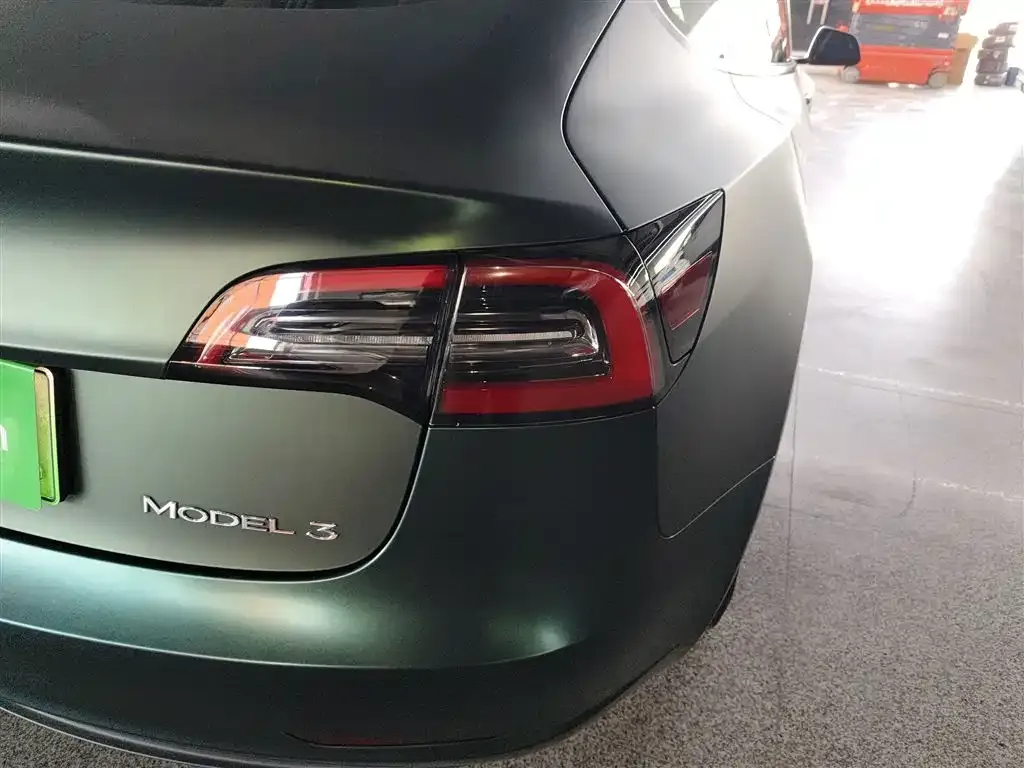 Tesla Model 3 — фото 8