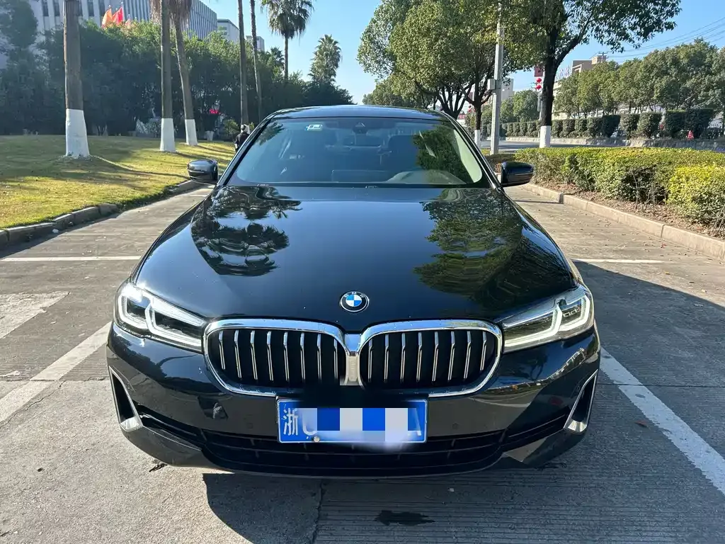 BMW 5 Series — фото 9