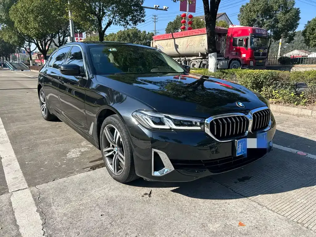 BMW 5 Series — фото 10