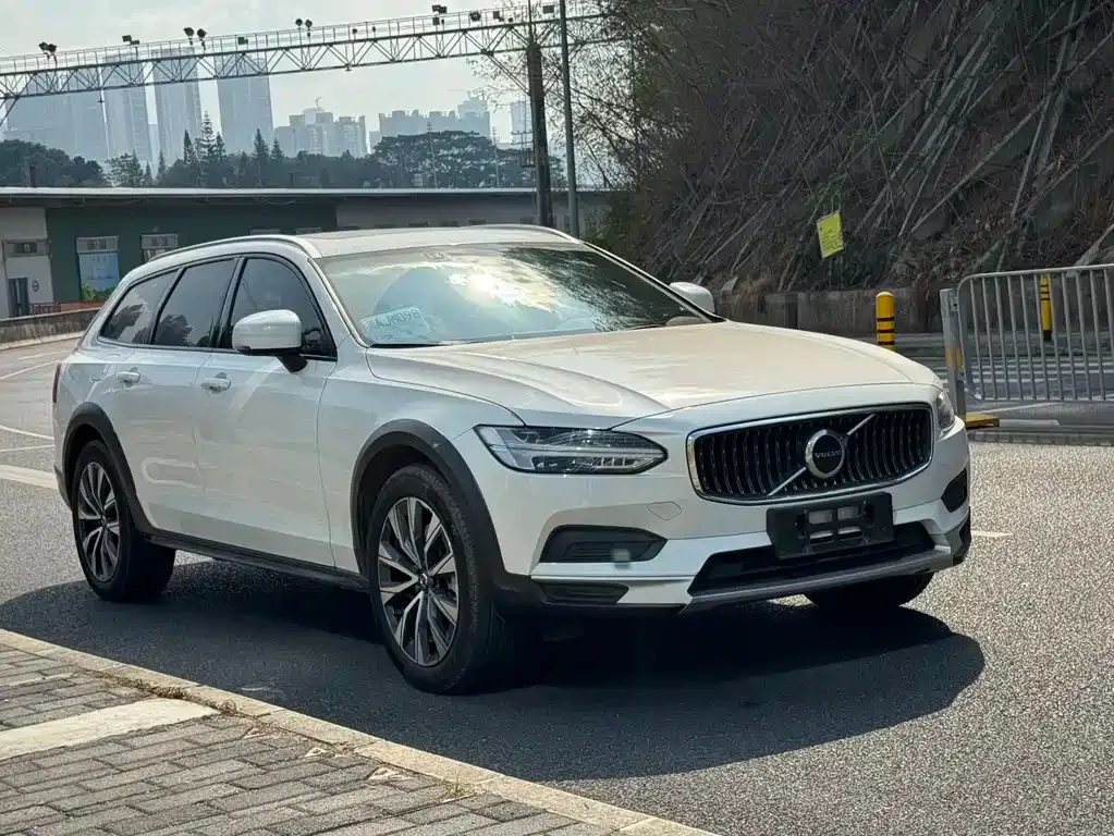 Volvo V90 2023 из CN, фото 4