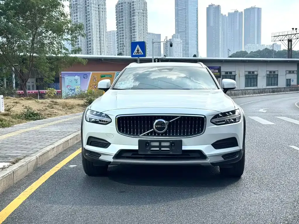 Volvo V90 2023 из CN, фото 9