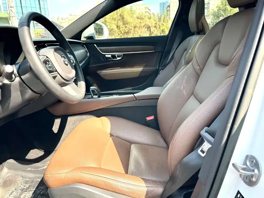 Volvo V90 2023 из CN, фото 7