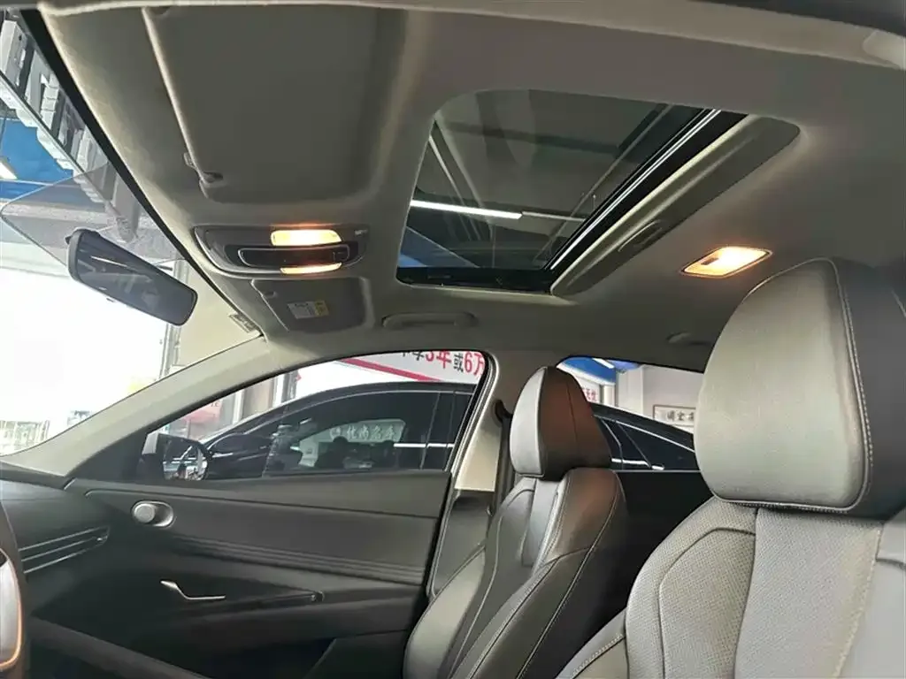 Hyundai Elantra 2024 из CN, фото 2