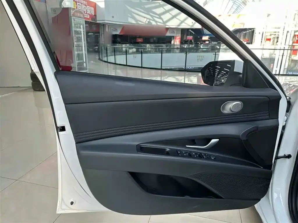 Hyundai Elantra 2024 из CN, фото 5