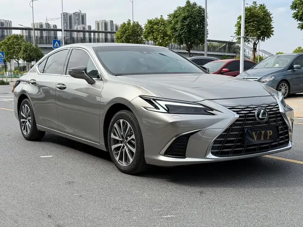 Lexus ES — фото 5