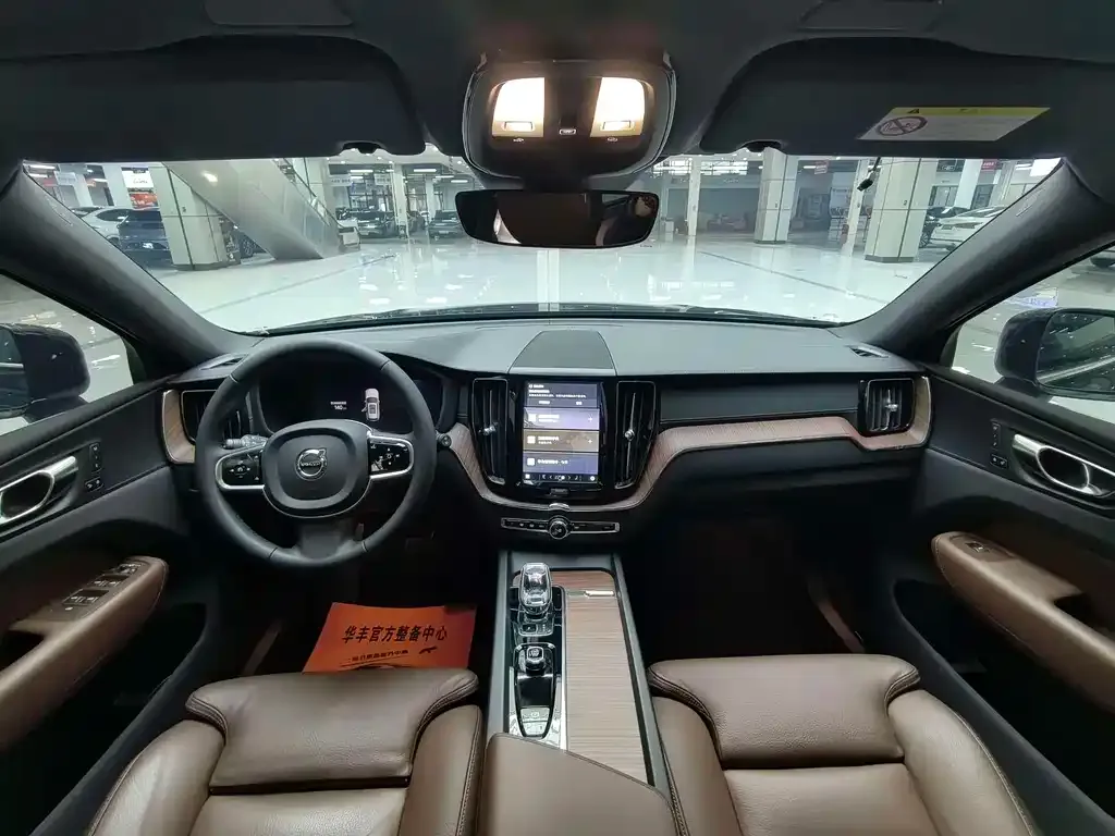 Volvo XC60 2024 из CN, фото 4