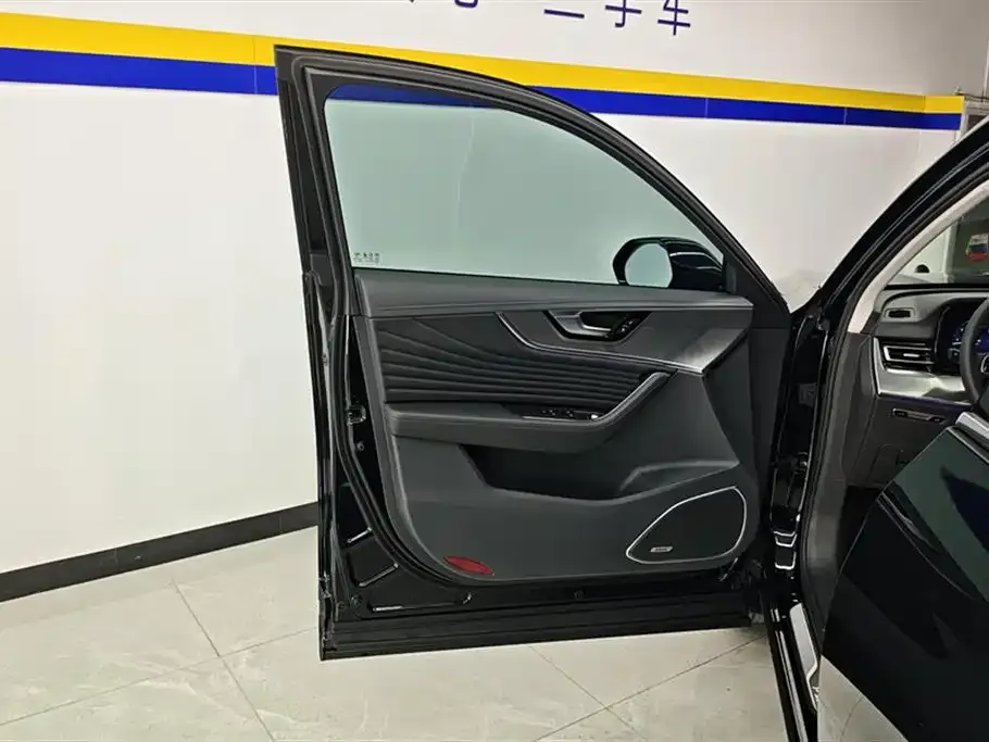 Hongqi HS5 2024 из CN, фото 2