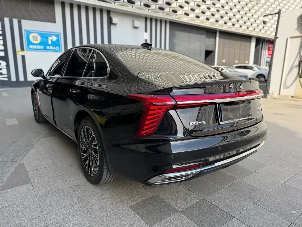 Hongqi H5 — фото 10
