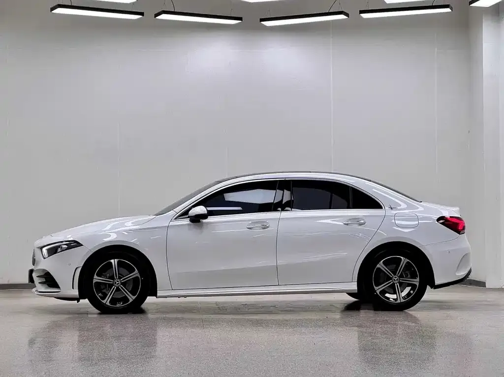 Mercedes-Benz A-Class 2023 из CN, фото 4
