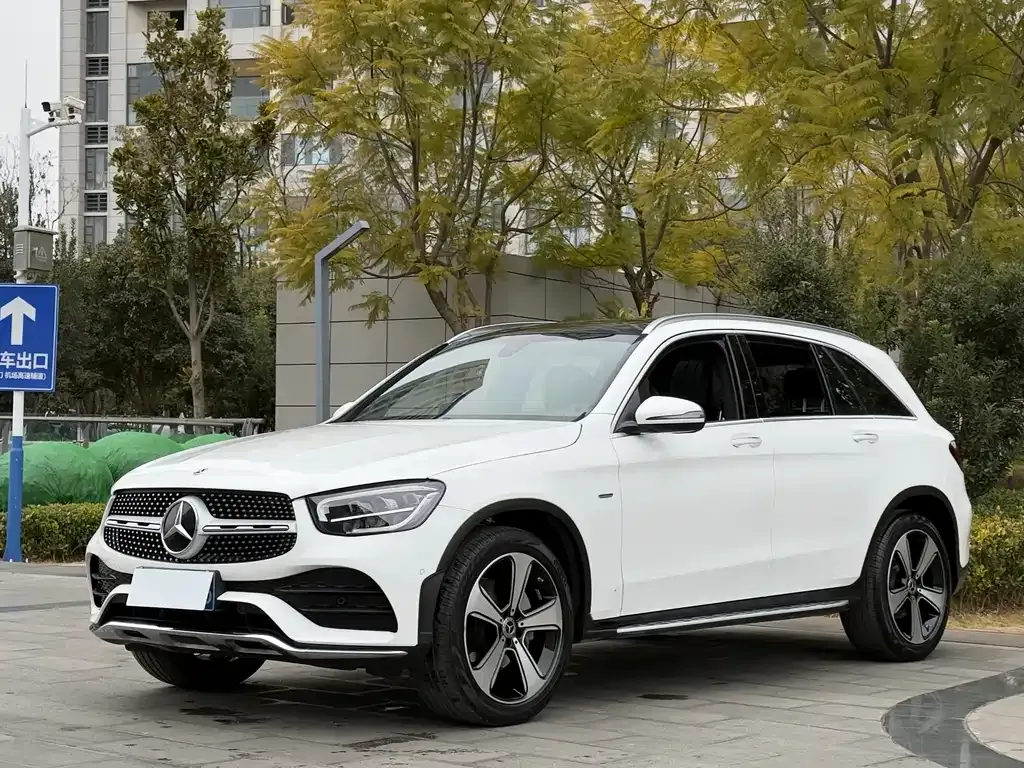 Mercedes-Benz GLC — фото 1