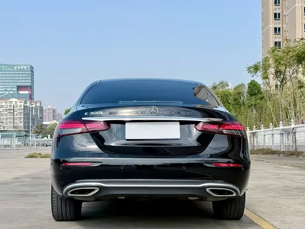 Mercedes-Benz E-Class 2023 из CN, фото 4