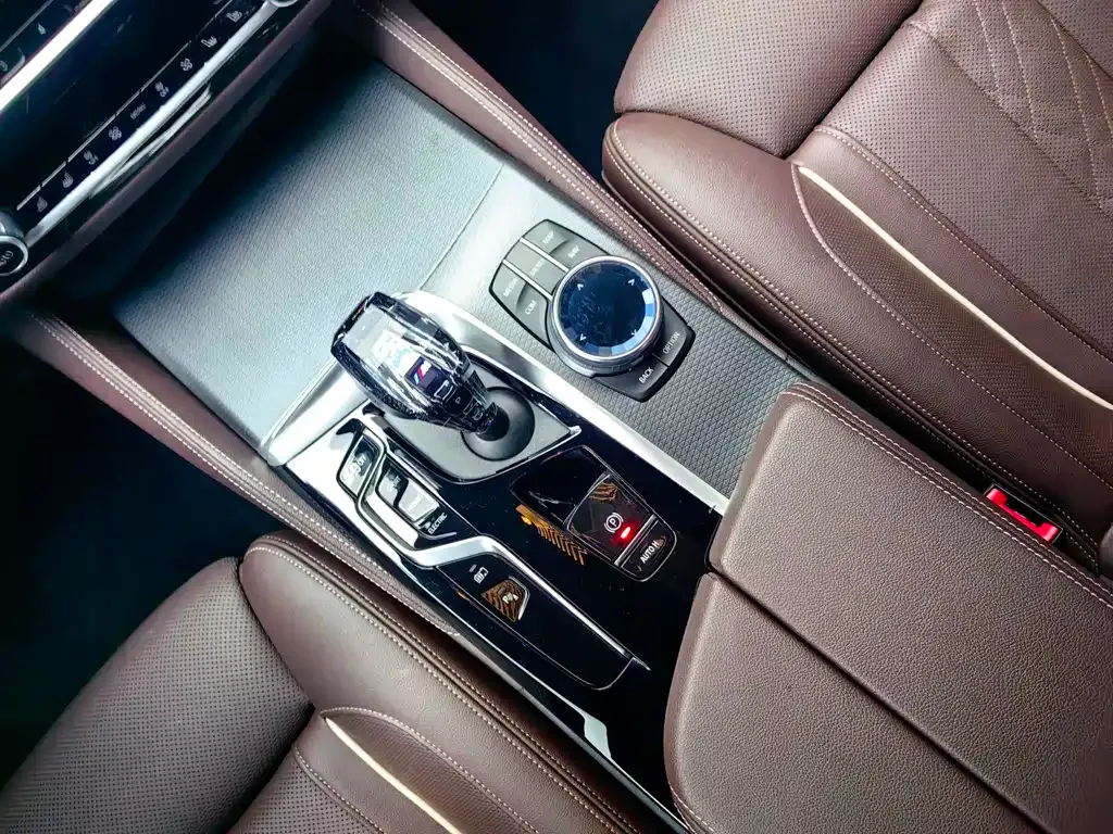 BMW 5 Series New Energy — фото 8