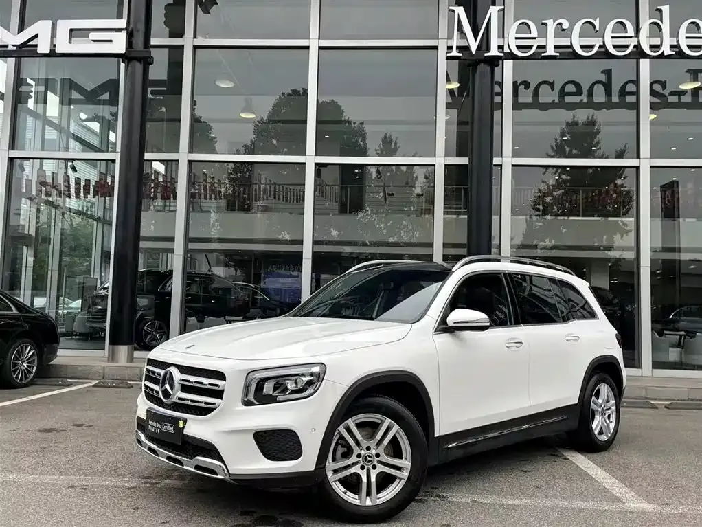 Mercedes-Benz GLB — фото 1