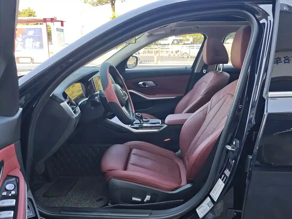BMW 3 Series 2022 из CN, фото 6
