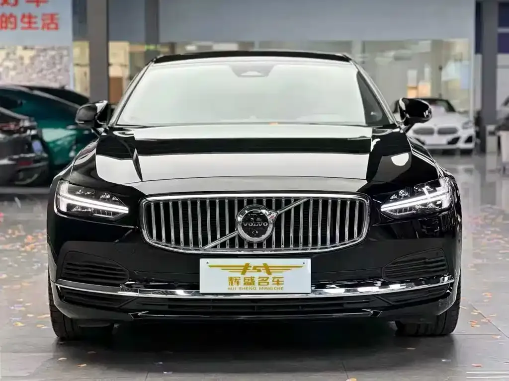 Volvo S90 PHEV 2024 из CN, фото 2