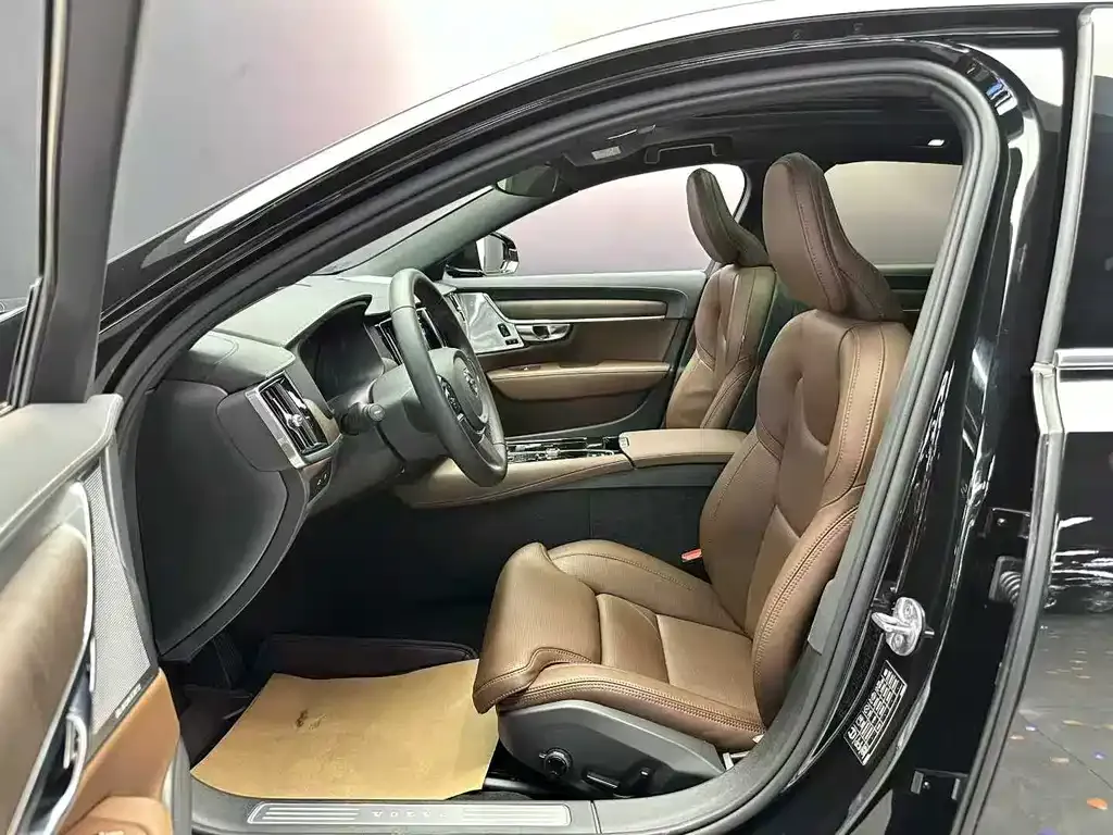 Volvo S90 PHEV 2024 из CN, фото 6