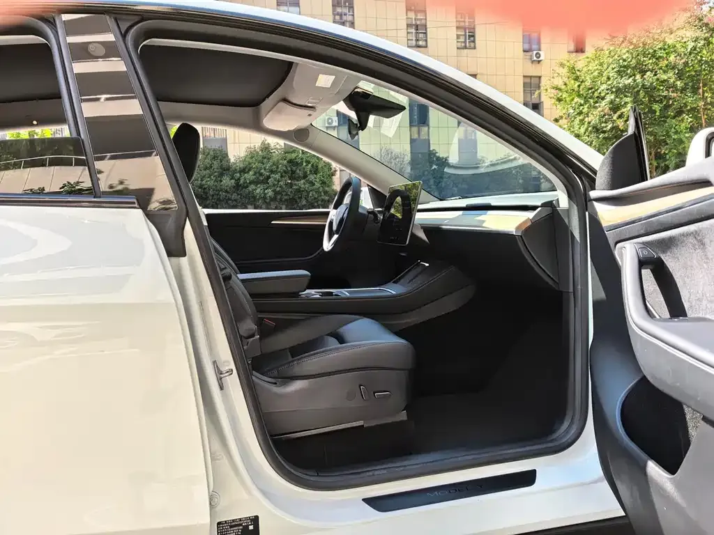 Tesla Model Y 2023 из CN, фото 10