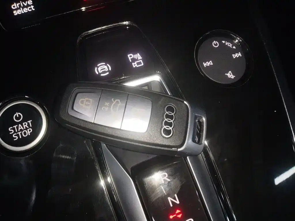 Audi Q4 e-tron 2023 из CN, фото 2