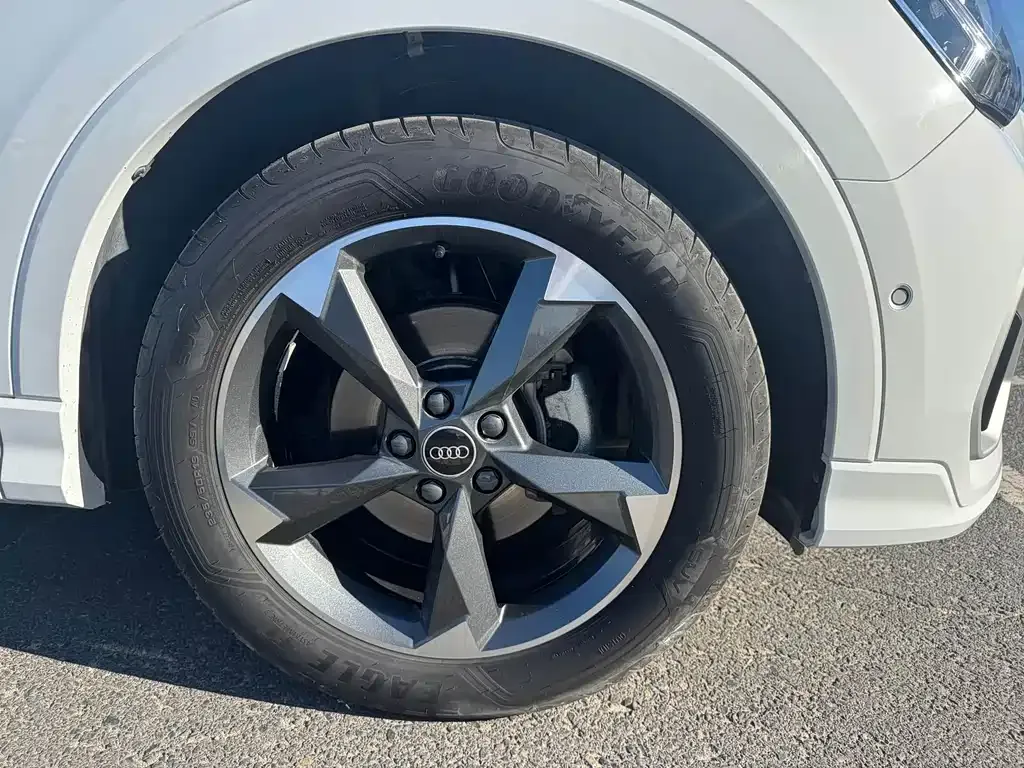 Audi Q3 2021 из CN, фото 10