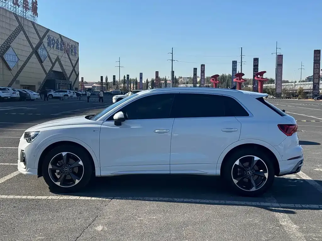 Audi Q3 2021 из CN, фото 2