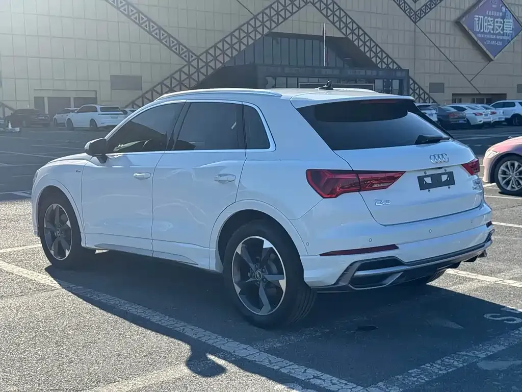 Audi Q3 2021 из CN, фото 4