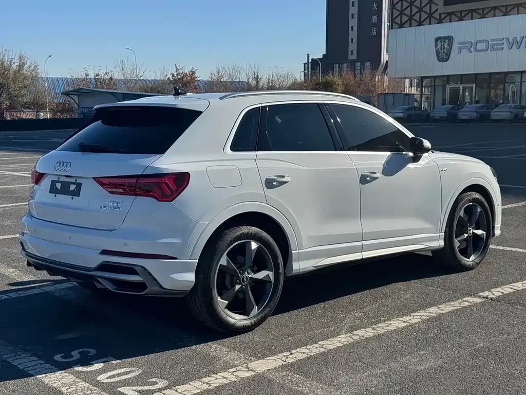 Audi Q3 2021 из CN, фото 3