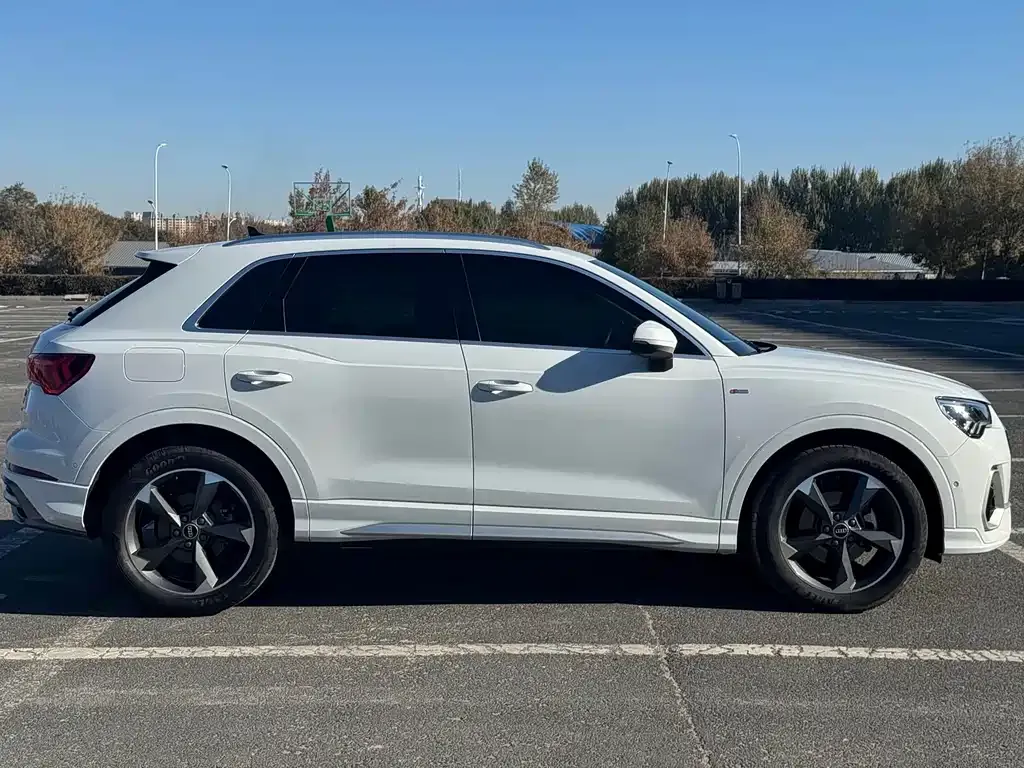 Audi Q3 2021 из CN, фото 6