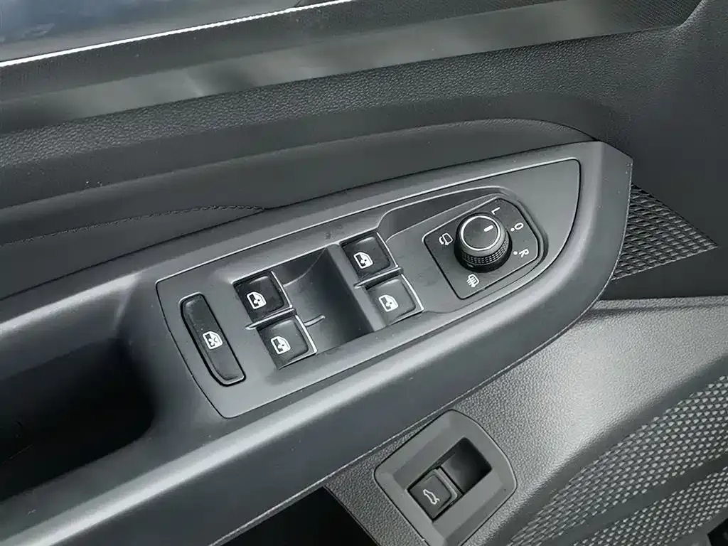 Volkswagen Passat 2024 из CN, фото 9
