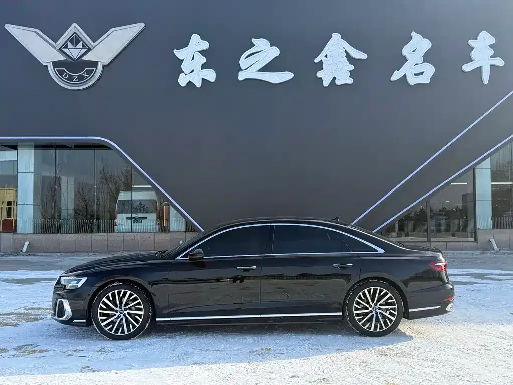 Audi A8 2023 из CN, фото 3