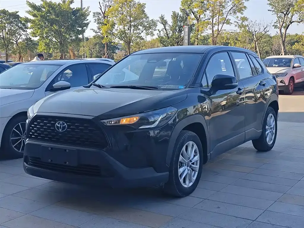 Toyota Corolla Cross 2023 из CN, фото 1