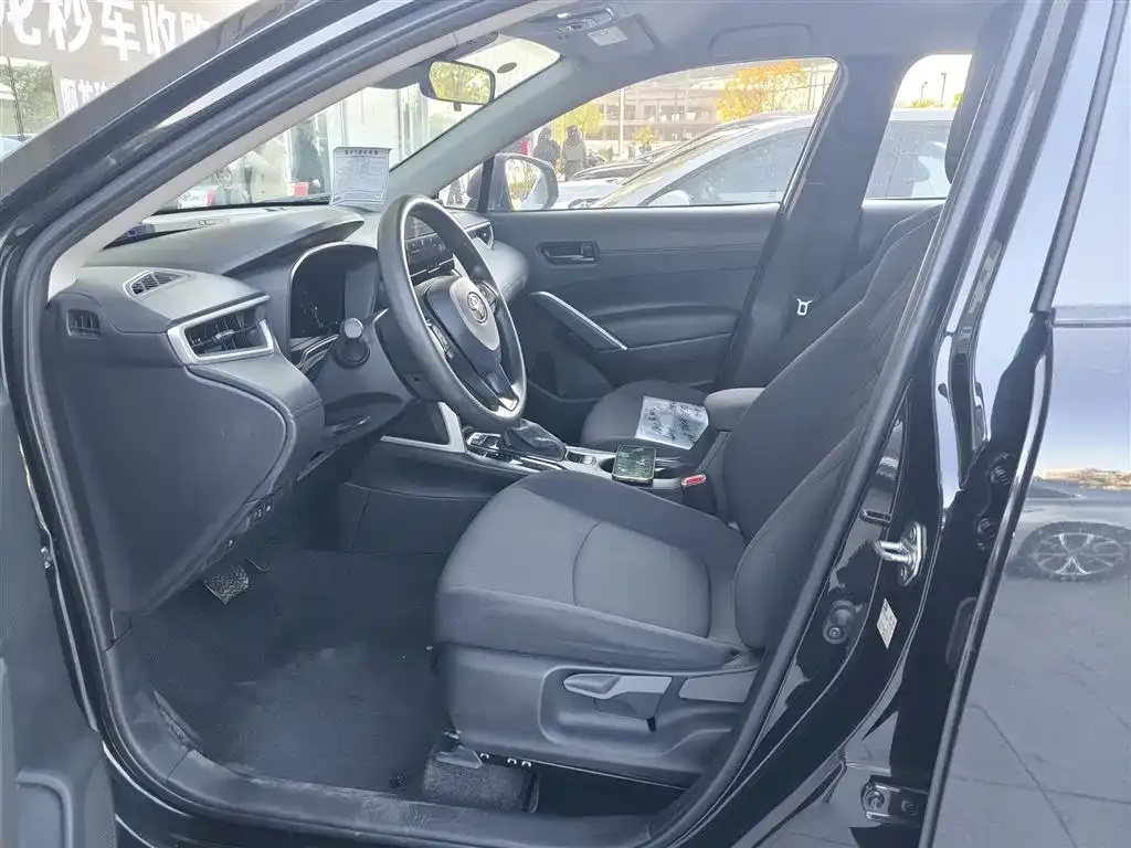 Toyota Corolla Cross 2023 из CN, фото 5