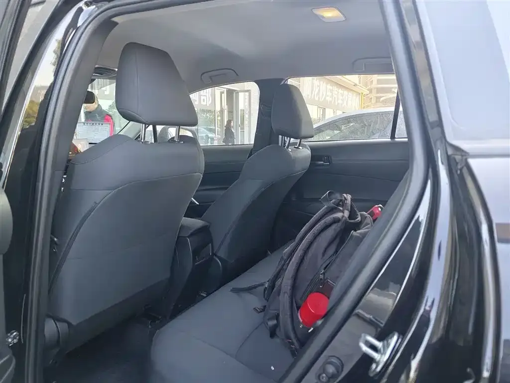 Toyota Corolla Cross 2023 из CN, фото 4