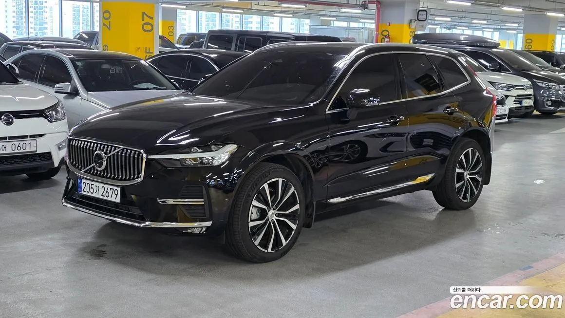 Volvo XC60 — фото 1