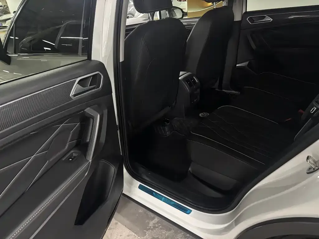Volkswagen Tiguan L 2024 из CN, фото 9