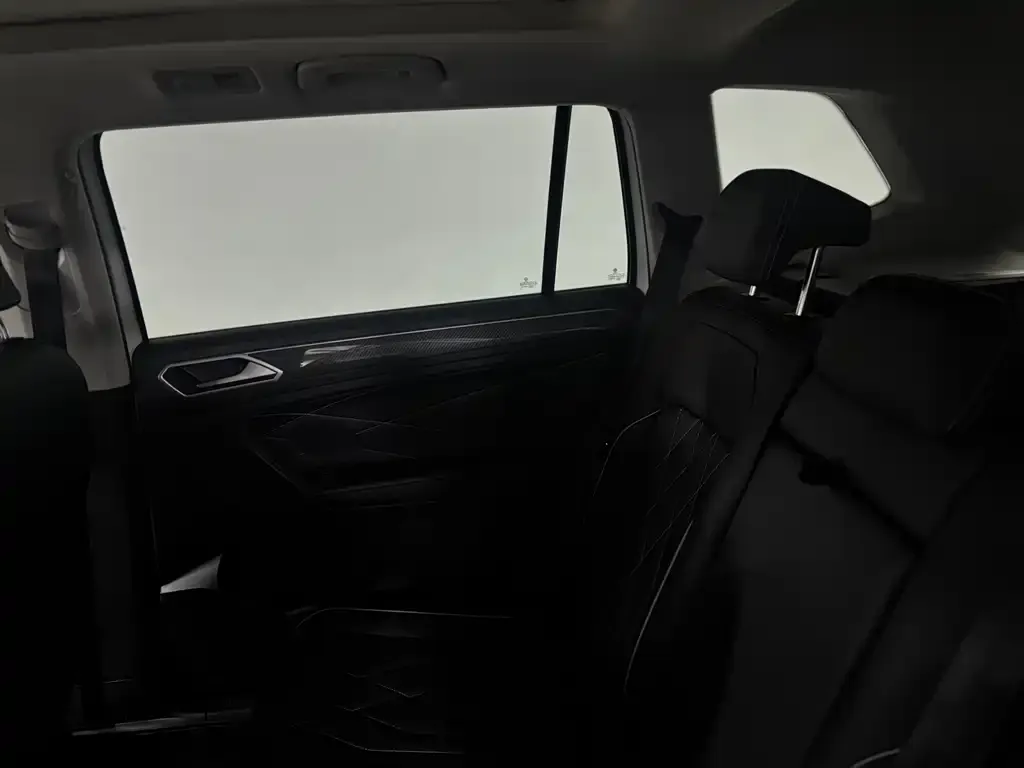 Volkswagen Tiguan L 2024 из CN, фото 5
