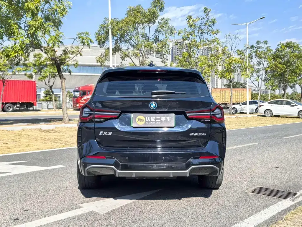 BMW iX3 2024 из CN, фото 2