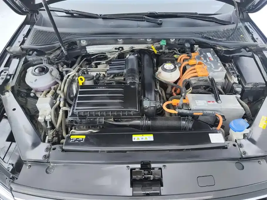 Volkswagen Magotan GTE PHEV 2023 из CN, фото 10
