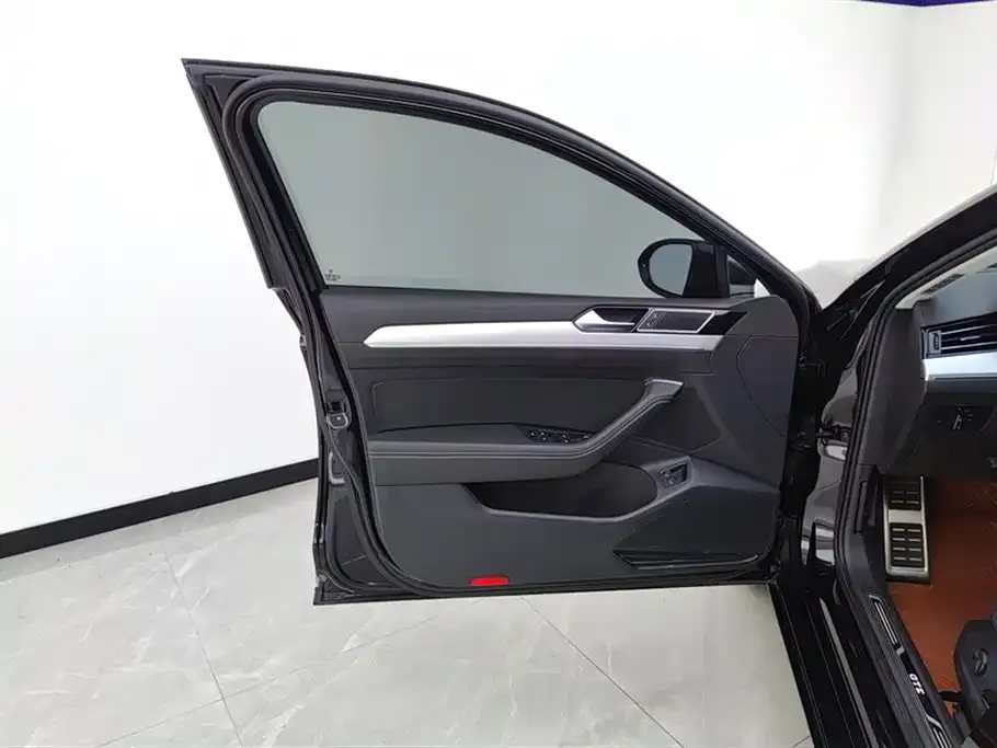 Volkswagen Magotan GTE PHEV 2023 из CN, фото 7
