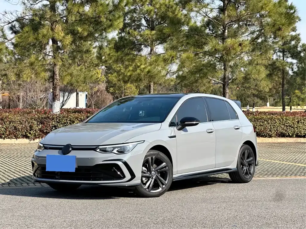 Volkswagen Golf 2024 из CN, фото 1