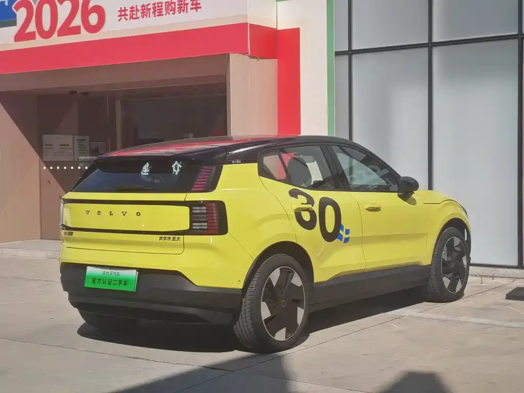 Volvo EX30 2024 из CN, фото 4